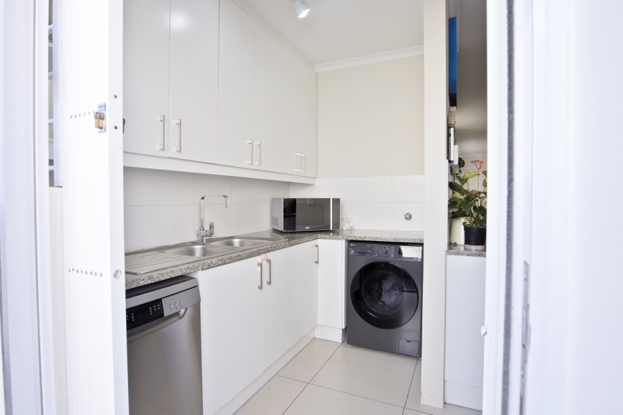 3 Bedroom Property for Sale in Sunningdale Western Cape
